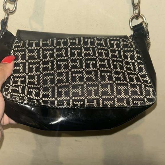 Tommy Hilfiger Black Crossbody Bag with Gold Details - Picture 7 of 9